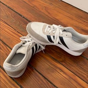 Adidas Sneakers